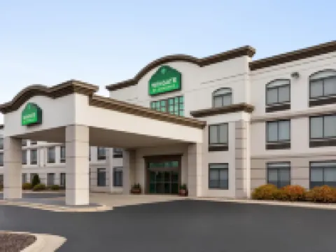 Wingate by Wyndham Green Bay/Airport Hotels in Brown County