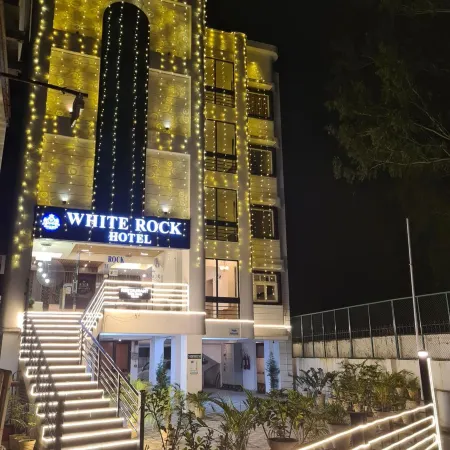 Hotel White Rock by the Solitaire Hospitality