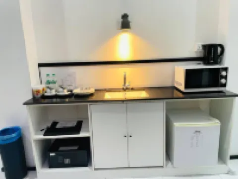 ยามา โฮเทลแอนด์รูฟท็อปบาร์