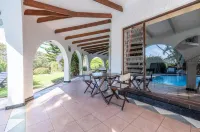 Bizafrika Guest Lodge & Conference Center - Pools