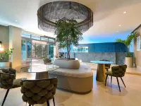 Central Park Tower Hotels near CEDIMAT
