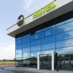 بي آند بي هوتل لونجوي بورت دو لوكسمبورج فنادق في Audun-le-Tiche