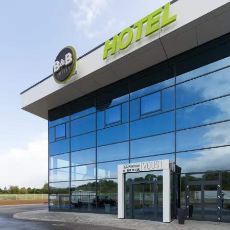 B&B Hotel Longwy Porte du Luxembourg Отели в г. Одэн-ле-Тиш