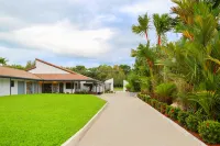 Birch Resort Port Douglas - parking