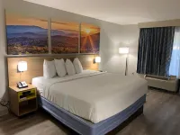 Days Inn by Wyndham Atlanta Stone Mountain - parking