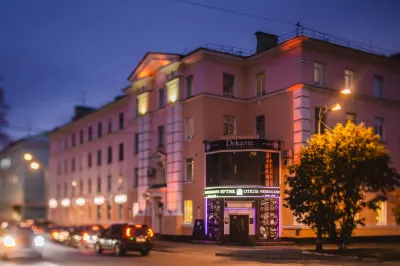 Renessans Boutique Hotel Hotel dekat Monument to Valentin Pikul