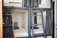 Avisala Hostel Coron - Hostels