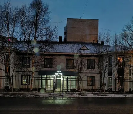 Iterra Hotel (Итерра) Отели рядом с достопримечательностью «Защитникам Советского Заполярья в годы Великой Отечественной войны»
