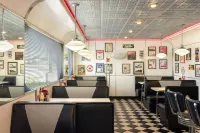 Travelodge by Wyndham Wellington KS Hotels in Sumner County