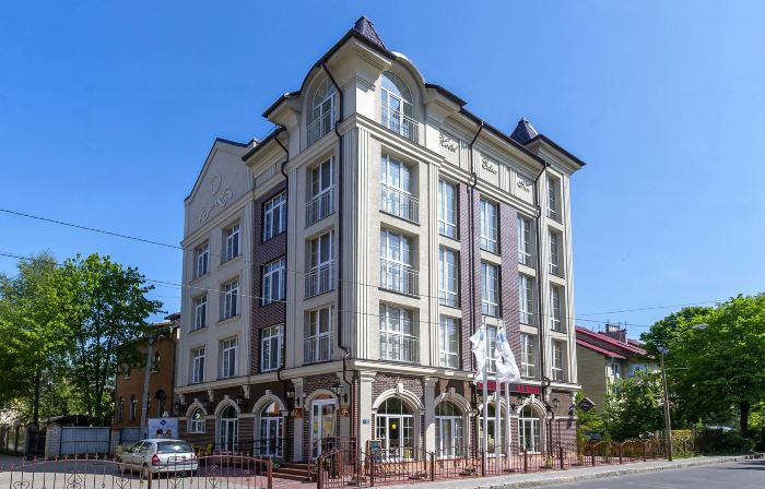 Элиза Инн
