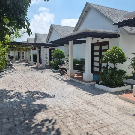 Coconut Paradise Bungalow Kampot