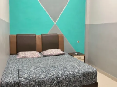 Losmen Al-Mukkaromah Hotels in Kebun Bunga