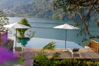 Vayang Retreat and Camping Hoa Binh - مسبح