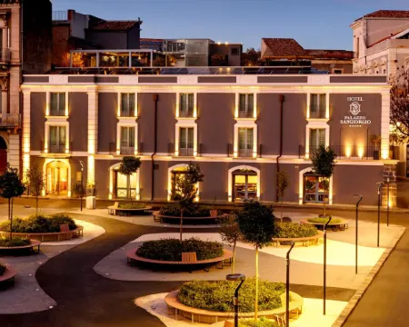 桑喬吉歐宮酒店 卡塔尼亞省酒店