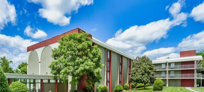 Days Inn & Suites by Wyndham Johnson City Hotels in Washington County