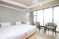 Enjoy Square Hotel - 2 stelle