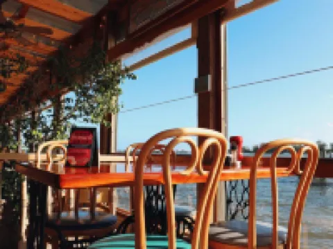 Capt Hirams Resort Hotels in Indian River County