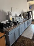 Super 8 by Wyndham Burlington - breakfast