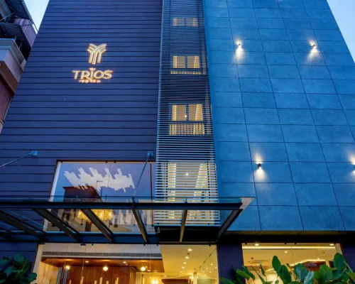 The Trios Hotel Kochi โรงแรมใกล้วัดศิวะ