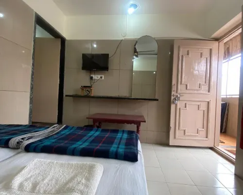 Mourya Deluxe A/C Lodge Hotels in Chitradurga