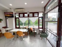 U Dee Room and Coffee Hotel - Dağ Manzaralı
