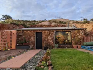 White Cliffs Accommodation -Daybreak Dugout - Unique Cave House