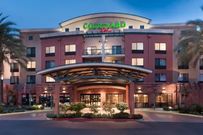 Courtyard Los Angeles Burbank Airport Hotels in der Nähe von Sunglass Hut