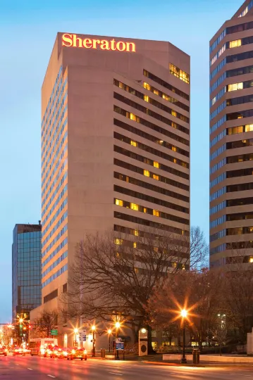 The Plaza Hotel Columbus at Capitol Square