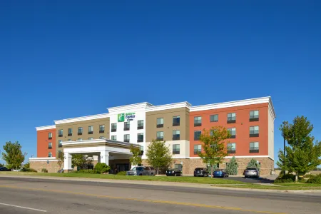 Holiday Inn Express & Suites Pueblo North