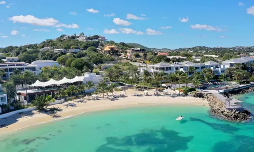 Hodges Bay Resort & Spa