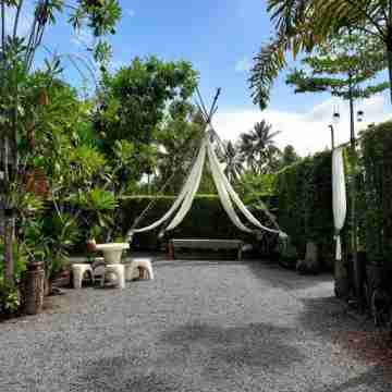 Amantra Homestay & Village Hotel Exterior