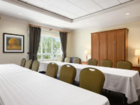 Days Inn & Suites by Wyndham Collingwood Hotéis em Simcoe County