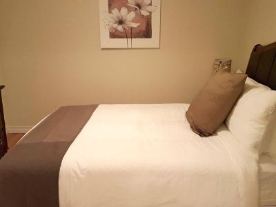 1-Bedroom Apartment Sweet #8 by Amazing Property Rentals