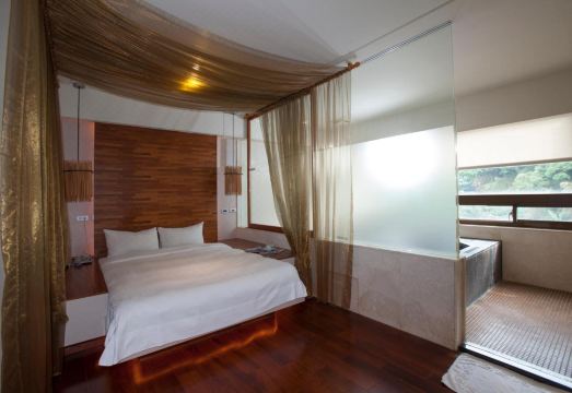 33 스파 호텔 객실