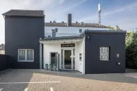 Smarty Airport Cologne Hotel - Kontaktloser Self Check-IN Hotels near Eil
