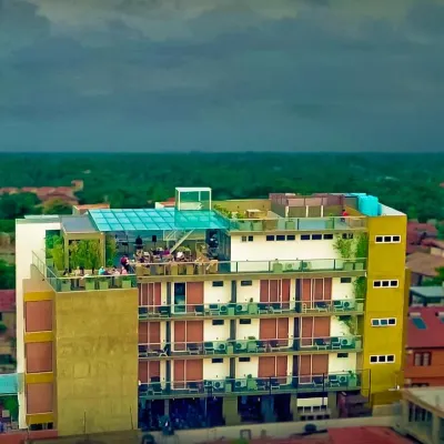 Hotel Sico Отели рядом с достопримечательностью «Пляжный парк Негомбо»