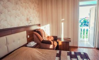 Anzhela-Lantana Hotel