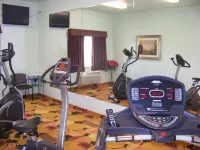 Days Inn & Suites by Wyndham Columbus NE - Fitnessstudio
