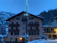 Centrale Hotels near Baita Ermitage