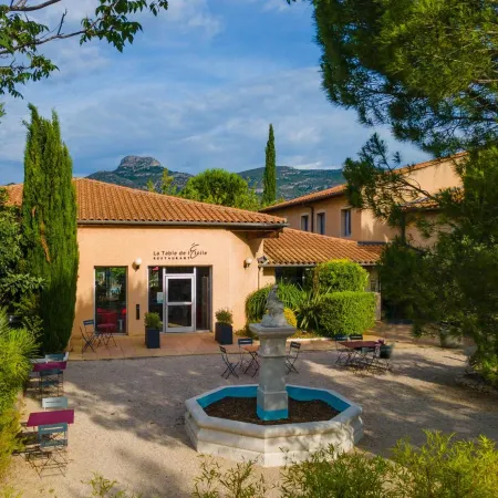 Logis Hotel Noemys Pont de l'Etoile