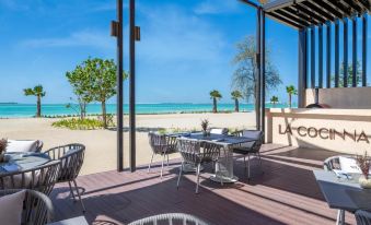 Bab Al Nojoum Hudayriyat Villas