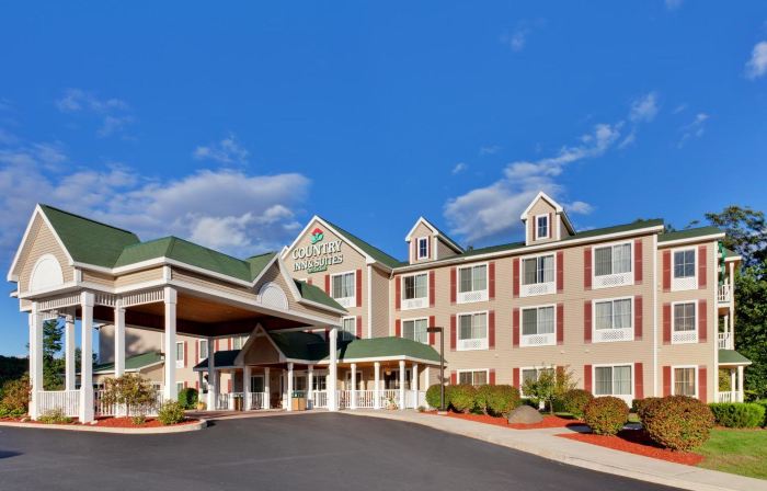 Country Inn & Suites by Radisson, Lake George Queensbury, NY