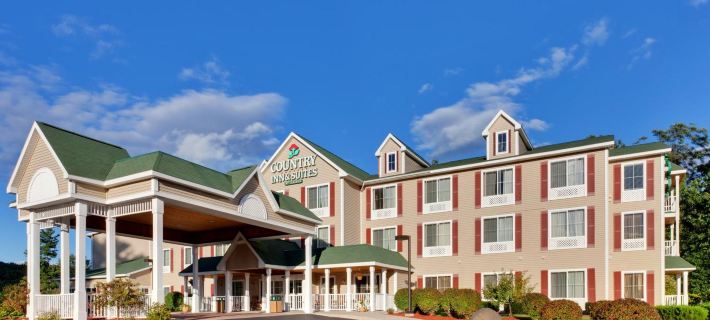 Country Inn & Suites by Radisson, Lake George Queensbury, NY Hotels in Warren County