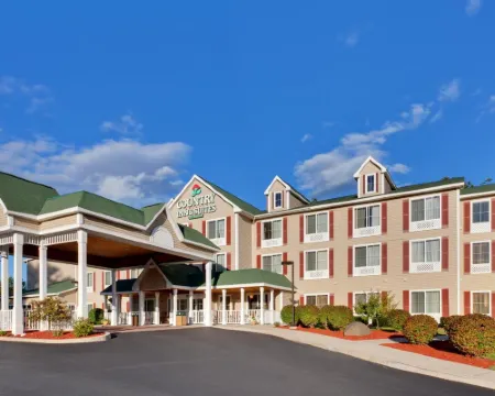 カントリー イン & スイーツ バイ ラディソン レイク ジョージ (クイーンズベリー) ニューヨーク クイーンズベリーのホテル