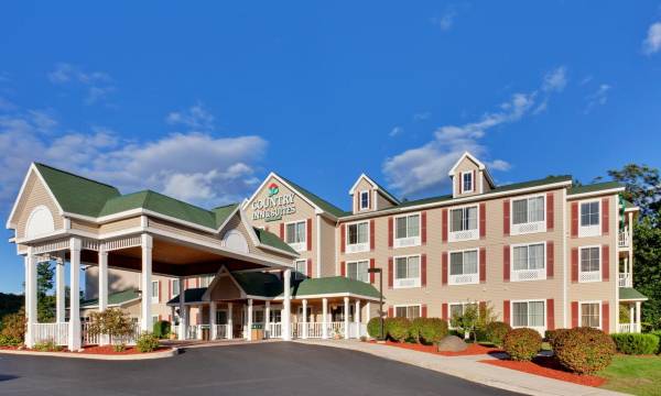 Country Inn & Suites by Radisson, Lake George Queensbury, NY