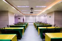 Eurotel Vivaldi Araneta - Business