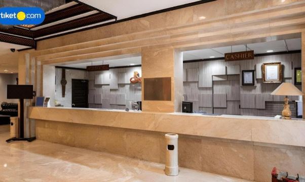 Regency Park Hotel.Over view