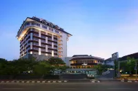 호텔 산티카 프리미어 세마랑