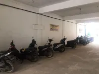 Hotel K77 - parking