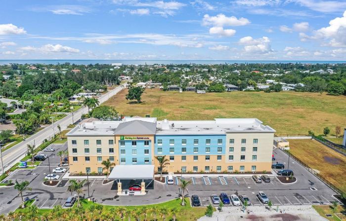 Holiday Inn Express & Suites NOKOMIS - SARASOTA SOUTH by IHG